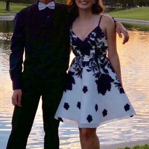 Jovani Dresses - Stunning dress for Prom or any special occasion. Jovani Dresses - Stunning dress for Prom or any special occasion.